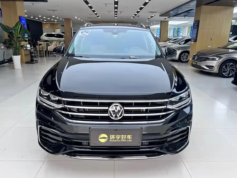 Volkswagen Tiguan - фото 2