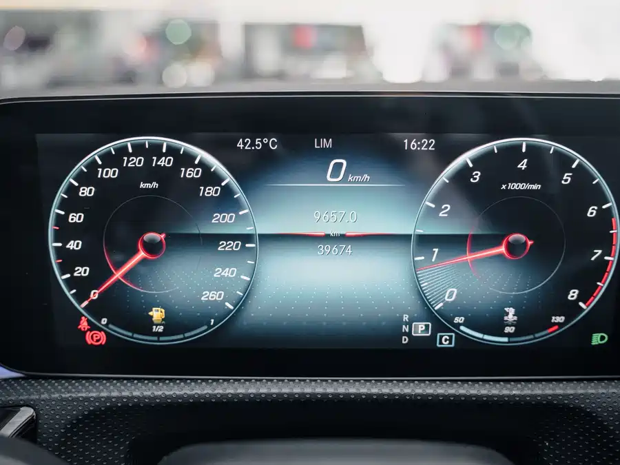 Mercedes A-Class - фото 13