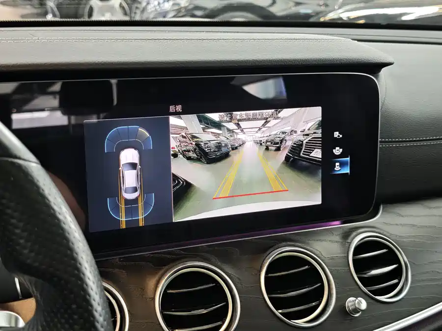 Mercedes E-Class - фото 12