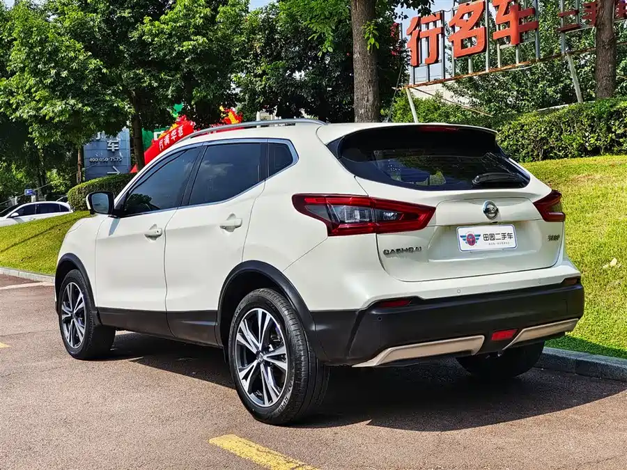 Nissan Qashqai - фото 4