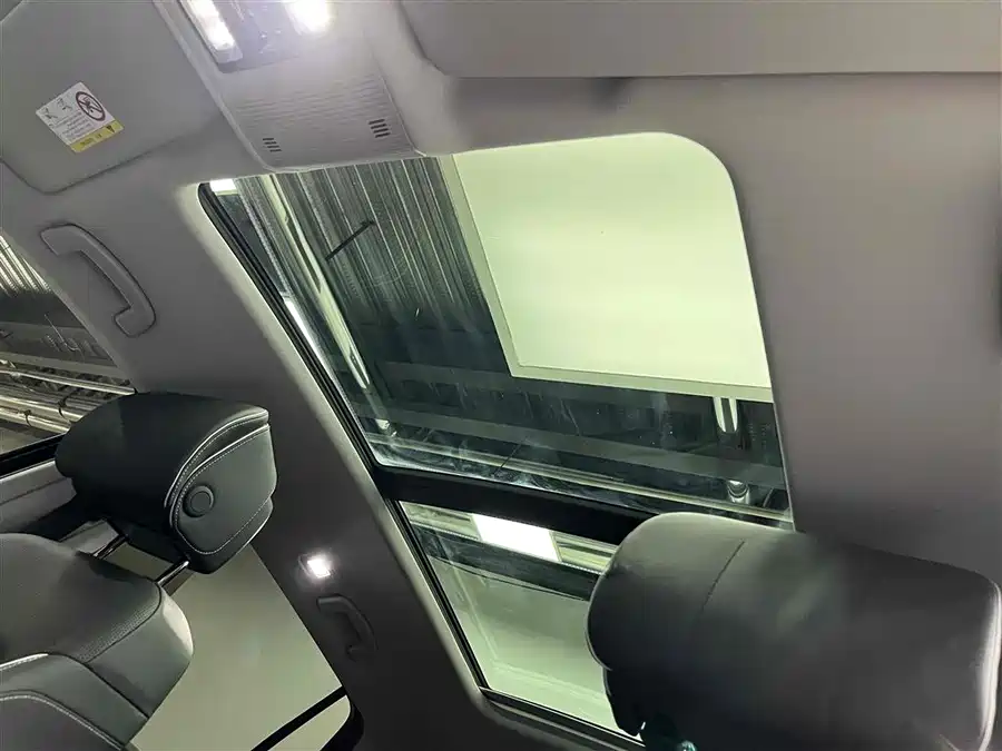 Volkswagen Touran - фото 9